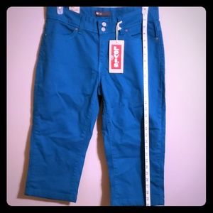 EUC Levi's capri teal size 14